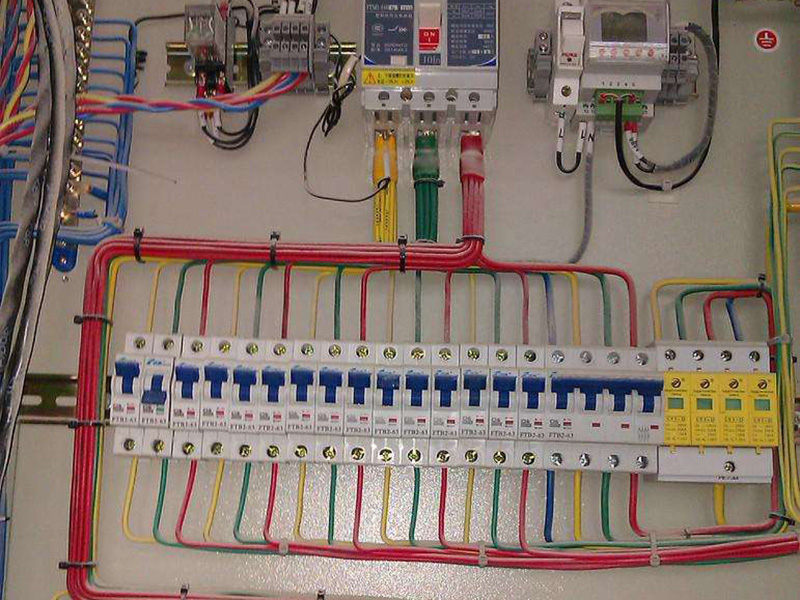 家里電線經(jīng)常通電一段時間后跳閘是什么